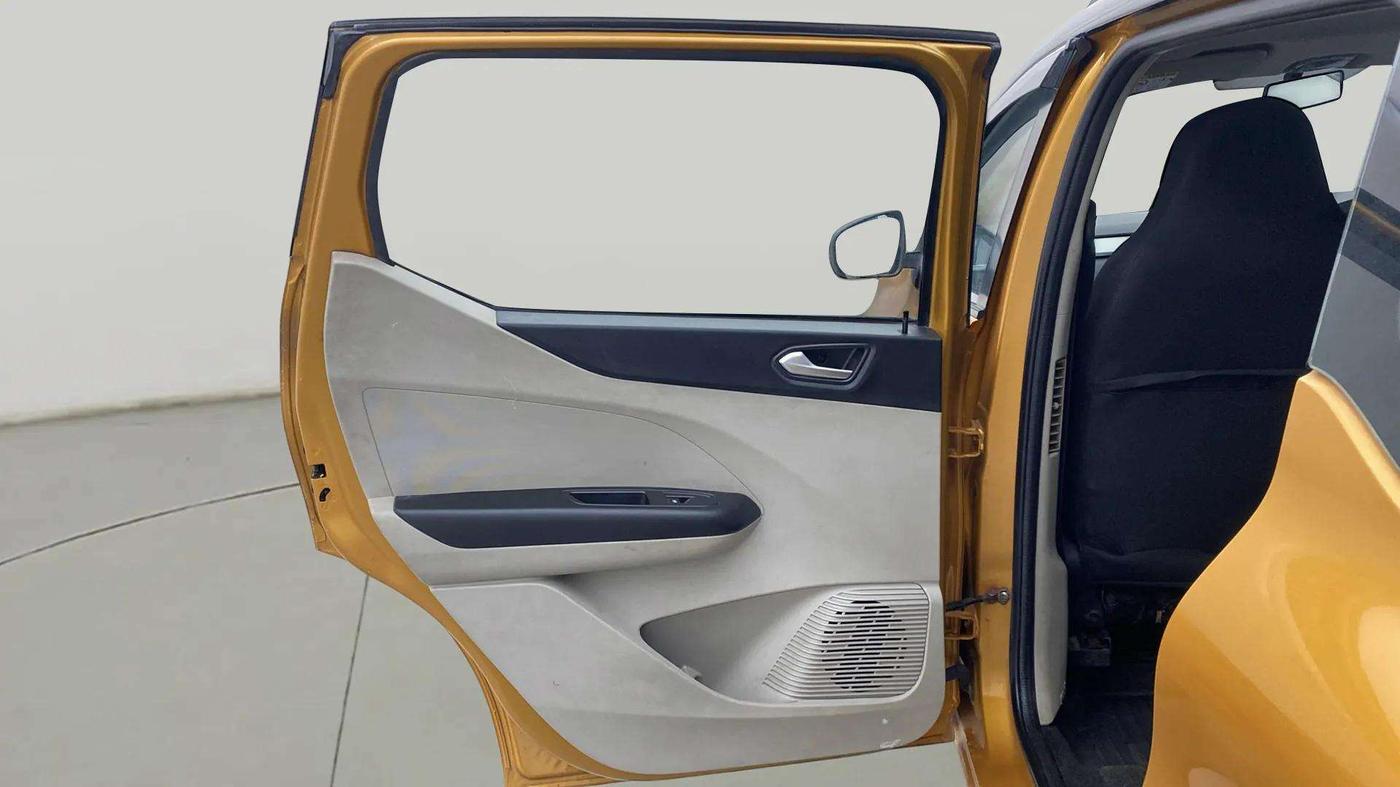 2022 Renault TRIBER RXZ DUAL TONE, Petrol, Manual, 36,968 km, LHS Rear Door