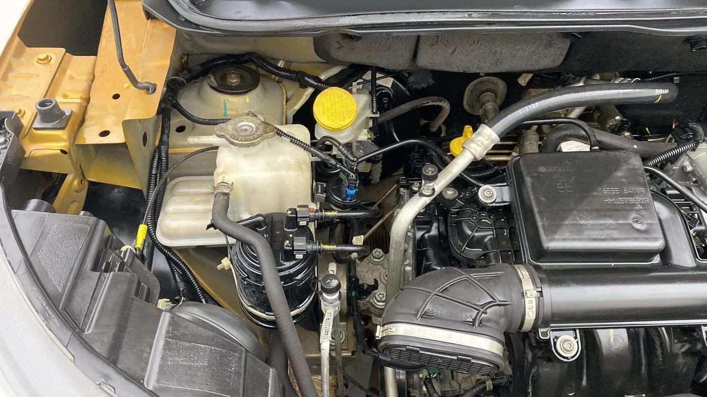 2022 Renault TRIBER RXZ DUAL TONE, Petrol, Manual, 36,968 km, Engine View - Right