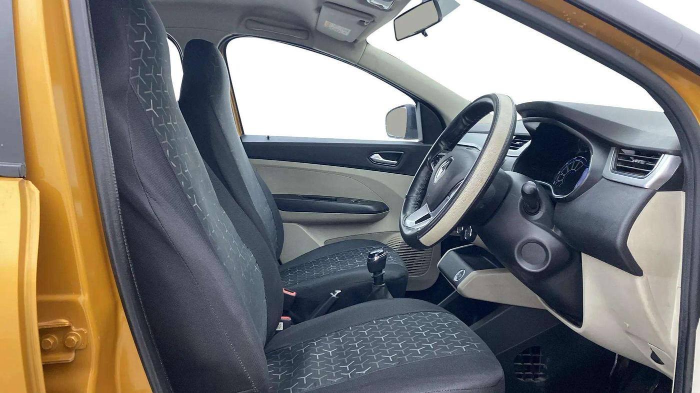 2022 Renault TRIBER RXZ DUAL TONE, Petrol, Manual, 36,968 km, Right Side Front Door Cabin