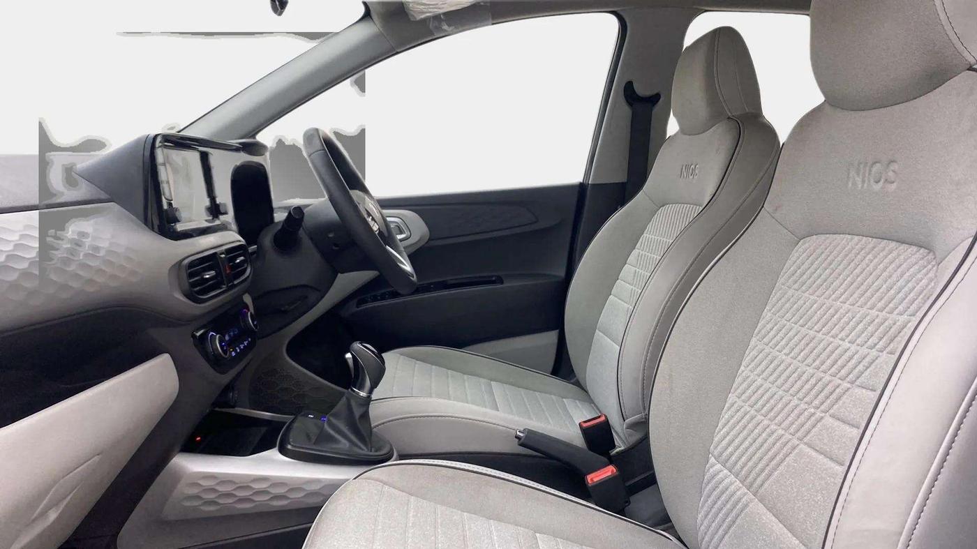2023 Hyundai GRAND I10 NIOS ASTA AMT 1.2 KAPPA VTVT, Petrol, Automatic, 9,743 km, Right Side Front Door Cabin