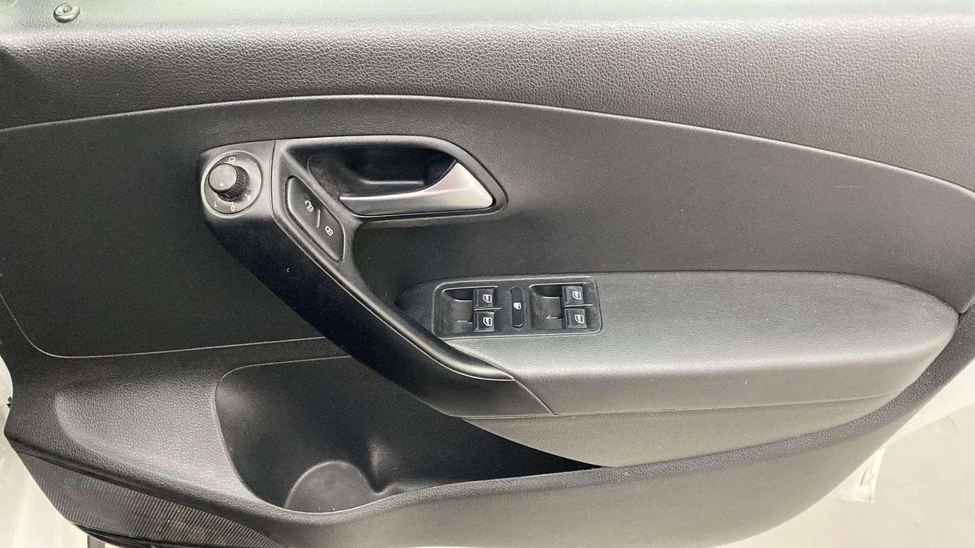 2021 Volkswagen Polo HIGHLINE PLUS 1.0, Petrol, Manual, 47,769 km, Driver Side Door Panels Control