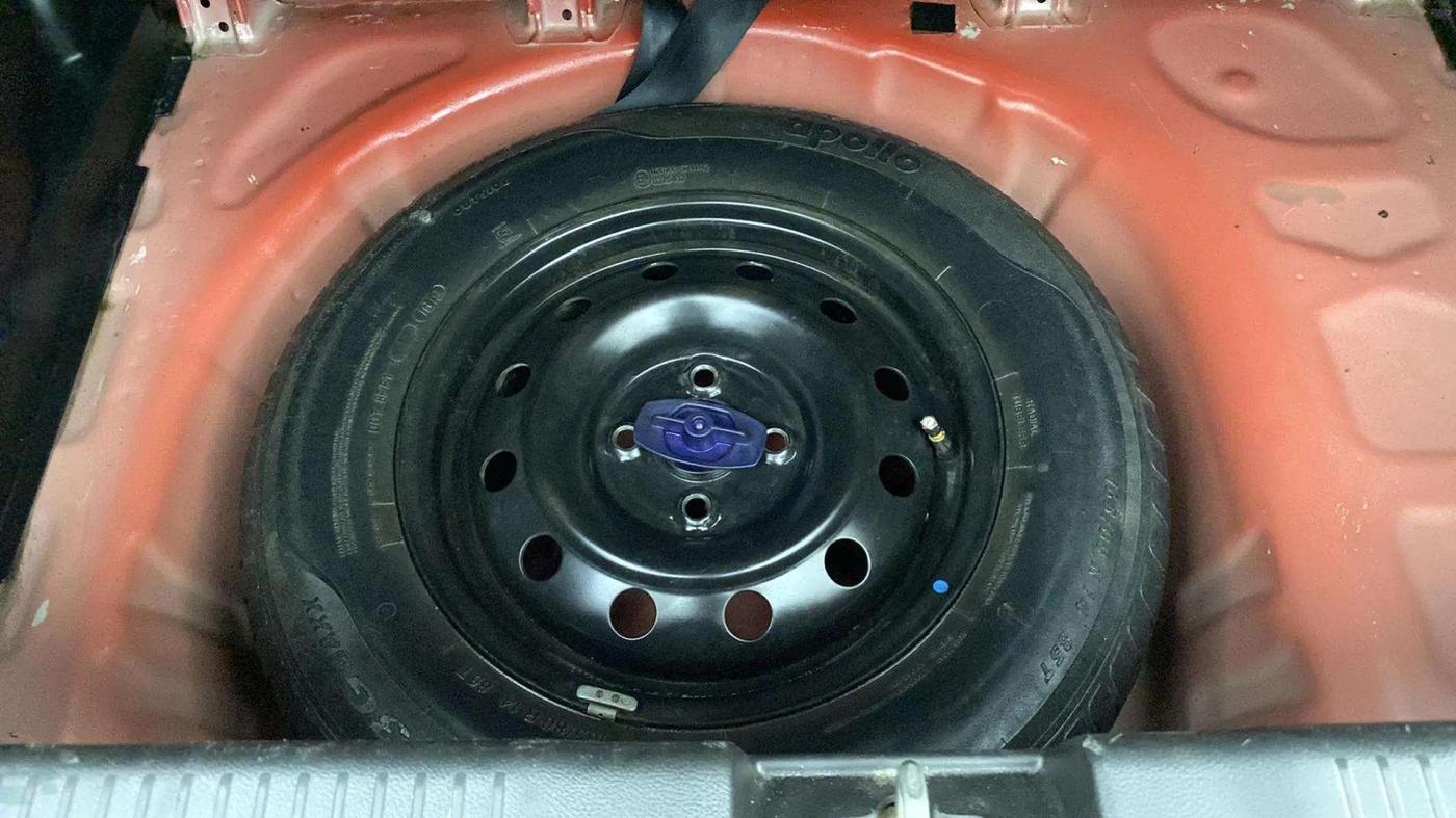 2019 Maruti Swift VXI AMT, Petrol, Automatic, 68,842 km, Spare Tyre
