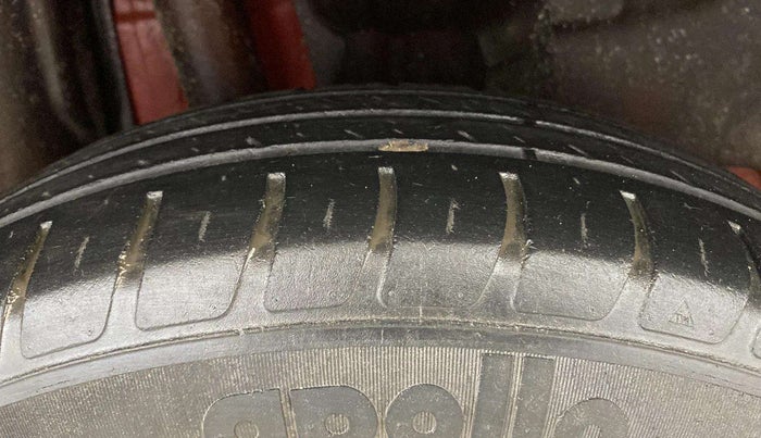 2019 Maruti Swift VXI AMT, Petrol, Automatic, 68,842 km, Right Rear Tyre Tread