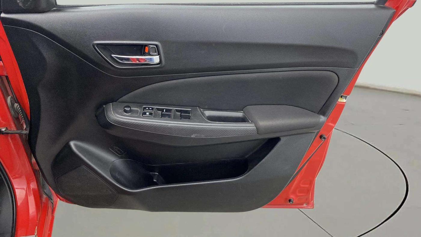 2019 Maruti Swift VXI AMT, Petrol, Automatic, 68,842 km, Driver Side Door Panels Control