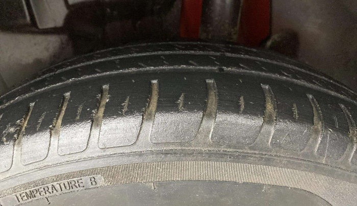 2019 Maruti Swift VXI AMT, Petrol, Automatic, 68,842 km, Left Rear Tyre Tread