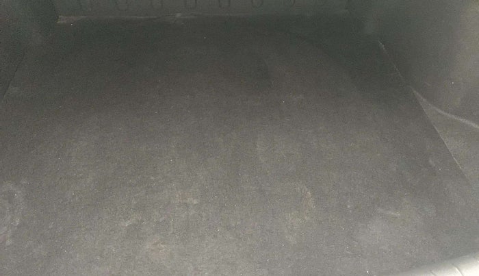 2018 Hyundai Verna 1.4 E PETROL, Petrol, Manual, 46,174 km, Boot Inside
