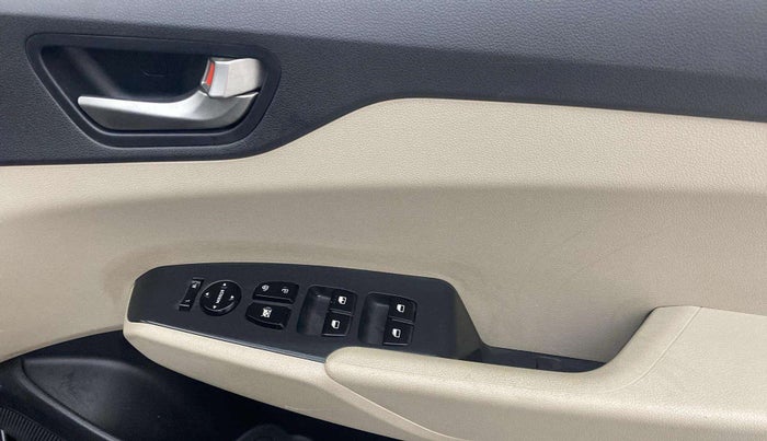 2018 Hyundai Verna 1.4 E PETROL, Petrol, Manual, 46,174 km, Driver Side Door Panels Control