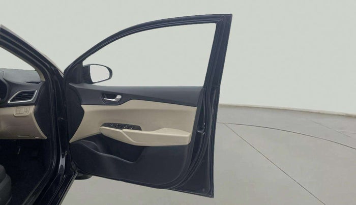 2018 Hyundai Verna 1.4 E PETROL, Petrol, Manual, 46,174 km, RHS Front Door