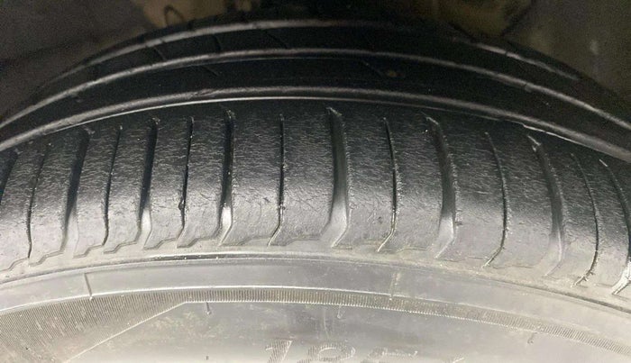 2018 Hyundai Verna 1.4 E PETROL, Petrol, Manual, 46,174 km, Right Front Tyre Tread