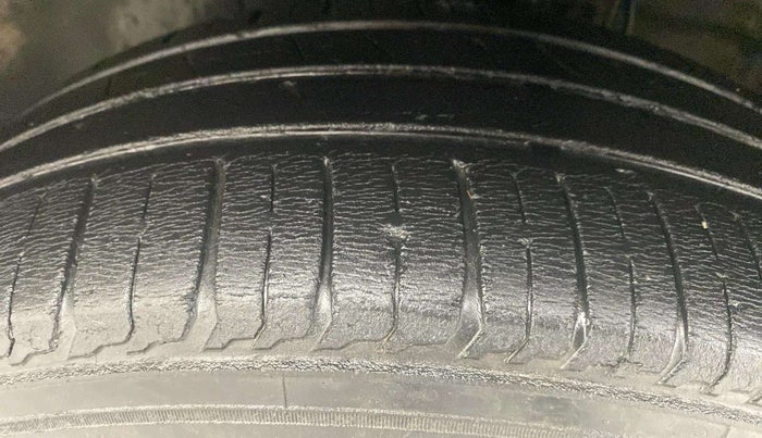 2018 Hyundai Verna 1.4 E PETROL, Petrol, Manual, 46,174 km, Left Front Tyre Tread