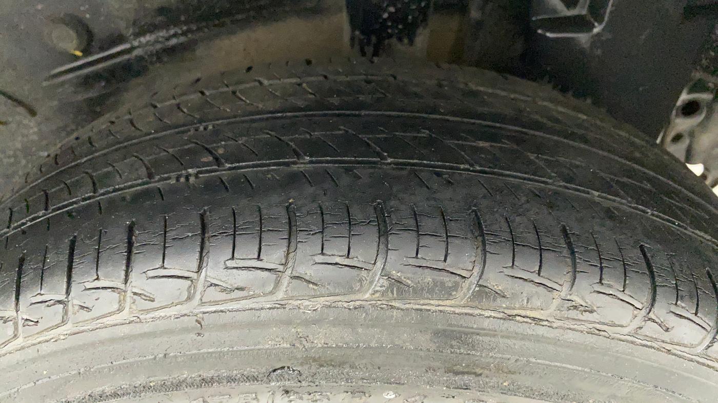 2014 Toyota Etios Liva G, Petrol, Manual, 73,506 km, Left Rear Tyre Tread
