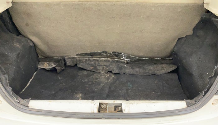 2014 Toyota Etios Liva G, Petrol, Manual, 73,506 km, Boot Inside