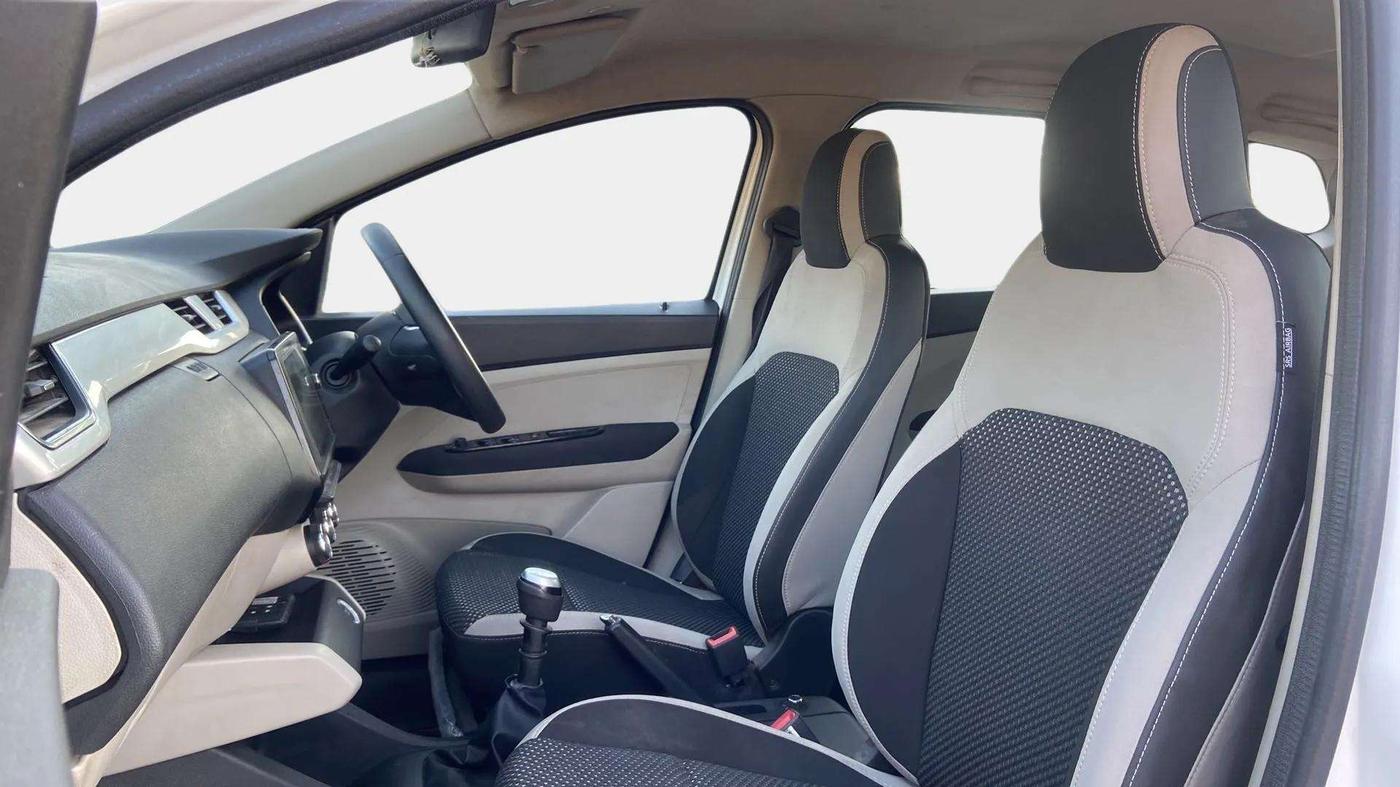 2020 Renault TRIBER RXZ, Petrol, Manual, 35,357 km, Right Side Front Door Cabin