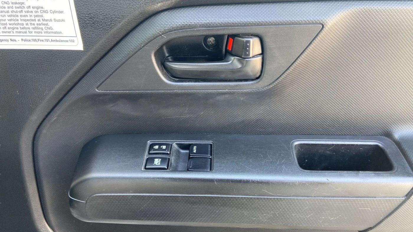 2021 Maruti New Wagon-R LXI CNG 1.0, CNG, Manual, 32,883 km, Driver Side Door Panels Control