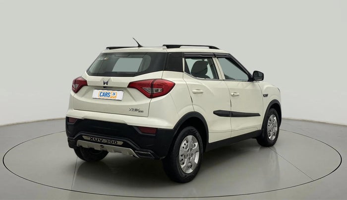 2022 Mahindra XUV300 W4 1.2 PETROL, Petrol, Manual, 19,311 km, Right Back Diagonal