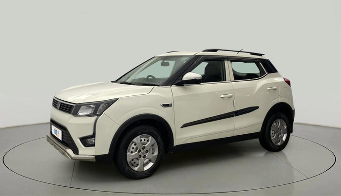 2022 Mahindra XUV300 W4 1.2 PETROL, Petrol, Manual, 19,311 km, Left Front Diagonal