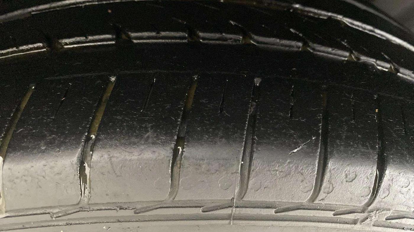 2016 Volkswagen Polo GT TSI AT, Petrol, Automatic, 74,217 km, Right Front Tyre Tread