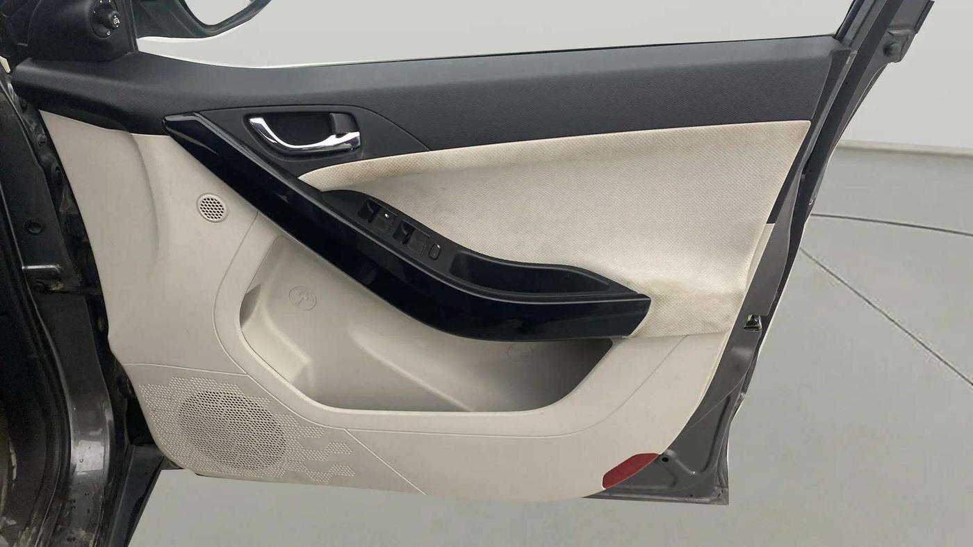 2021 Tata NEXON XZ PLUS DIESEL, Diesel, Manual, 34,297 km, Driver Side Door Panels Control