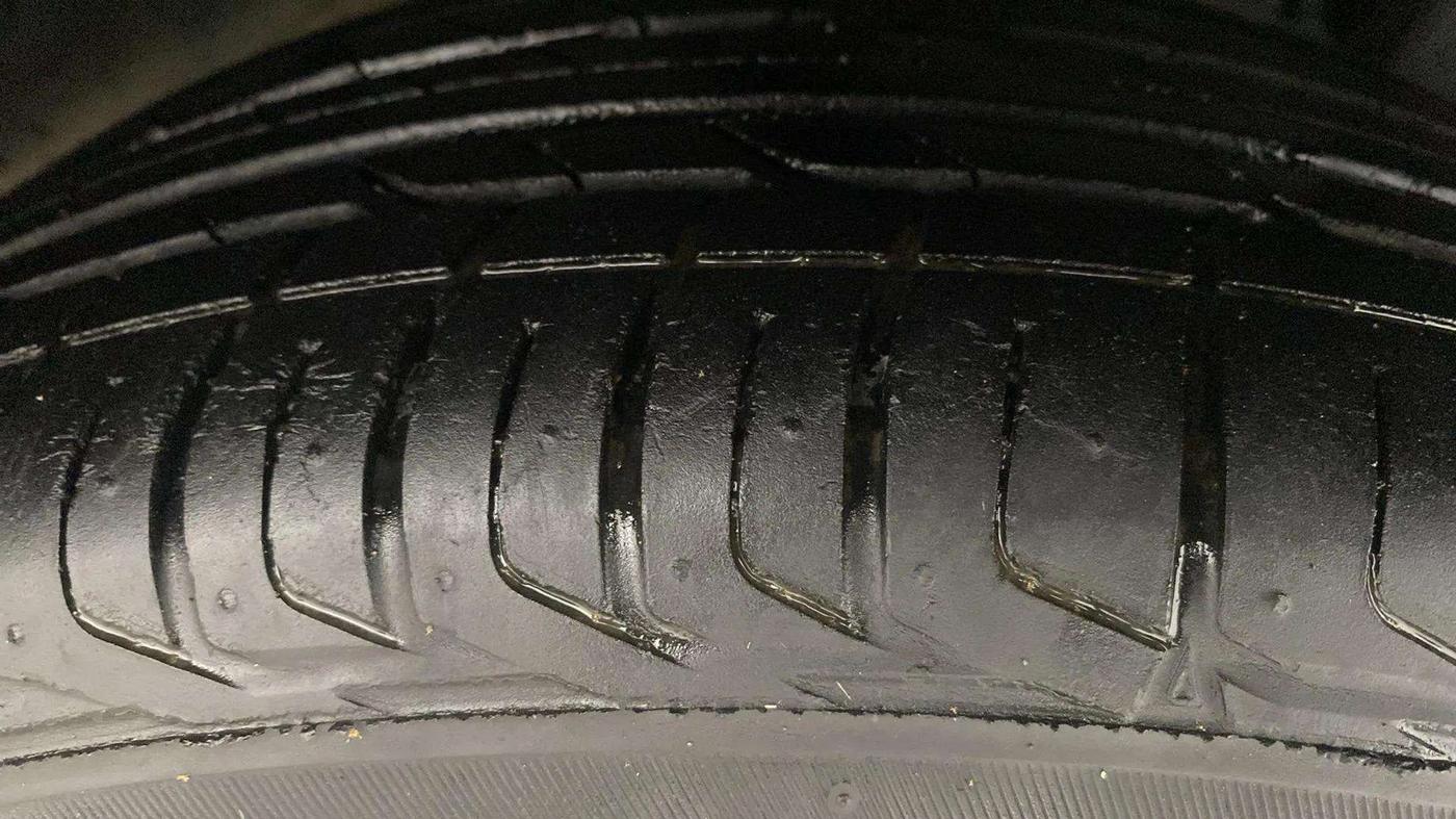 2021 Tata NEXON XZ PLUS DIESEL, Diesel, Manual, 34,297 km, Left Front Tyre Tread