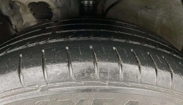 2017 Hyundai Creta E PLUS 1.6 PETROL, Petrol, Manual, 39,803 km, Left Front Tyre Tread