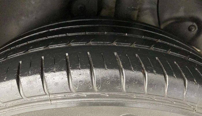 2017 Hyundai Creta E PLUS 1.6 PETROL, Petrol, Manual, 39,803 km, Left Rear Tyre Tread