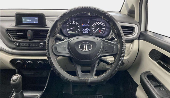 2021 Tata ALTROZ XE PETROL, Petrol, Manual, 32,443 km, Steering Wheel Close Up