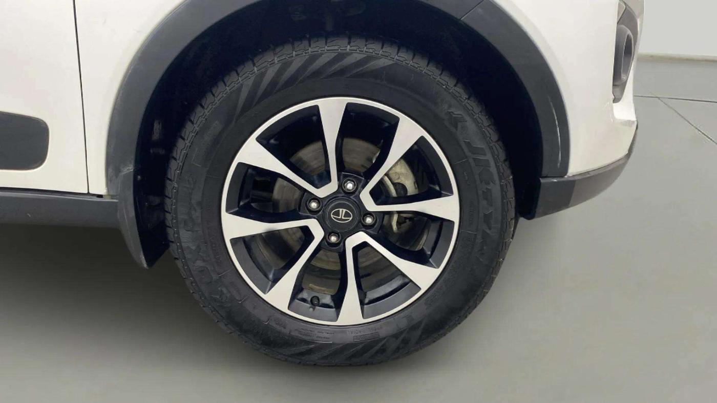2021 Tata NEXON XZ PLUS DIESEL SUNROOF, Diesel, Manual, 60,253 km, Right Front Wheel