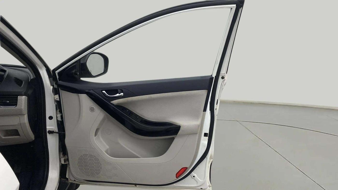 2021 Tata NEXON XZ PLUS DIESEL SUNROOF, Diesel, Manual, 60,253 km, RHS Front Door