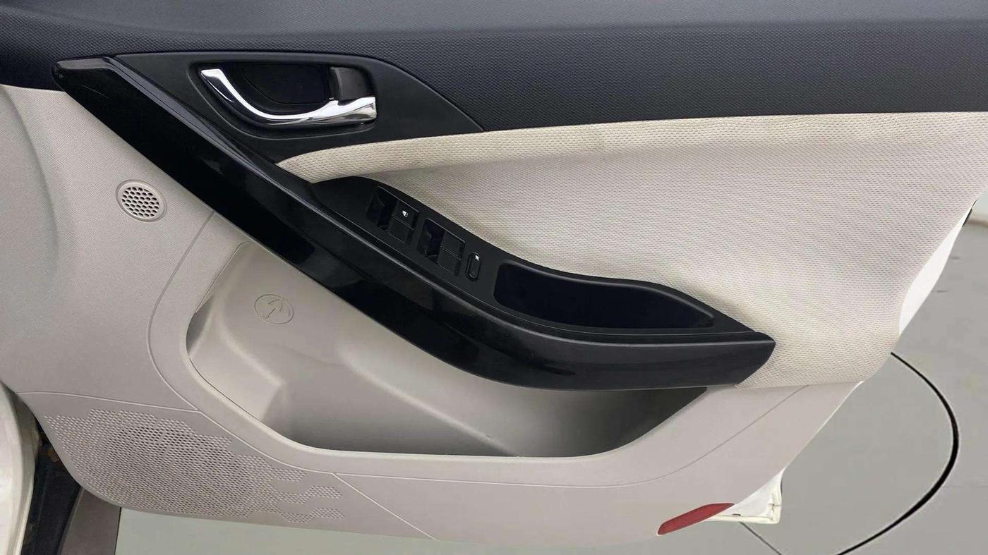 2021 Tata NEXON XZ PLUS DIESEL SUNROOF, Diesel, Manual, 60,253 km, Driver Side Door Panels Control