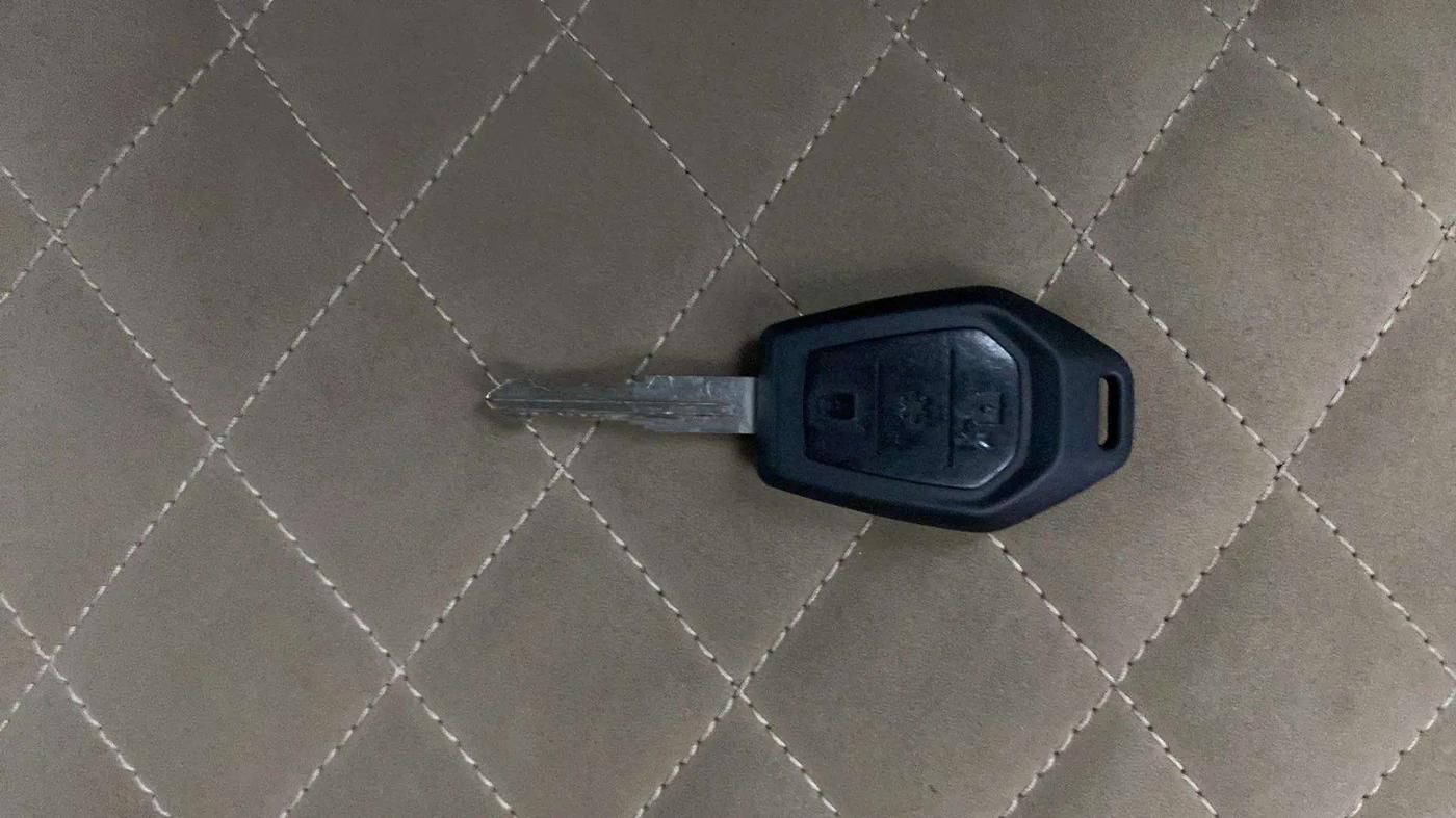 2018 Mahindra TUV300 T10, Diesel, Manual, 8,362 km, Key Close Up