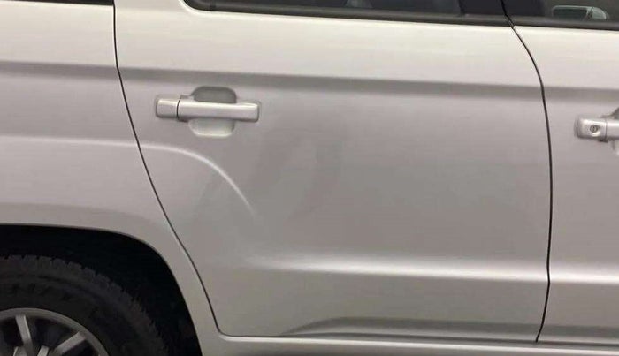 2018 Mahindra TUV300 T10, Diesel, Manual, 8,239 km, Right rear door - Paint minor damage