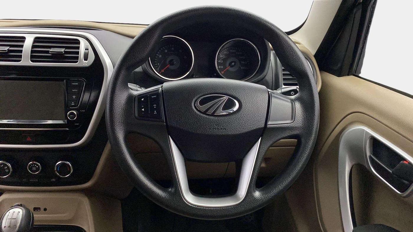 2018 Mahindra TUV300 T10, Diesel, Manual, 8,362 km, Steering Wheel Close Up