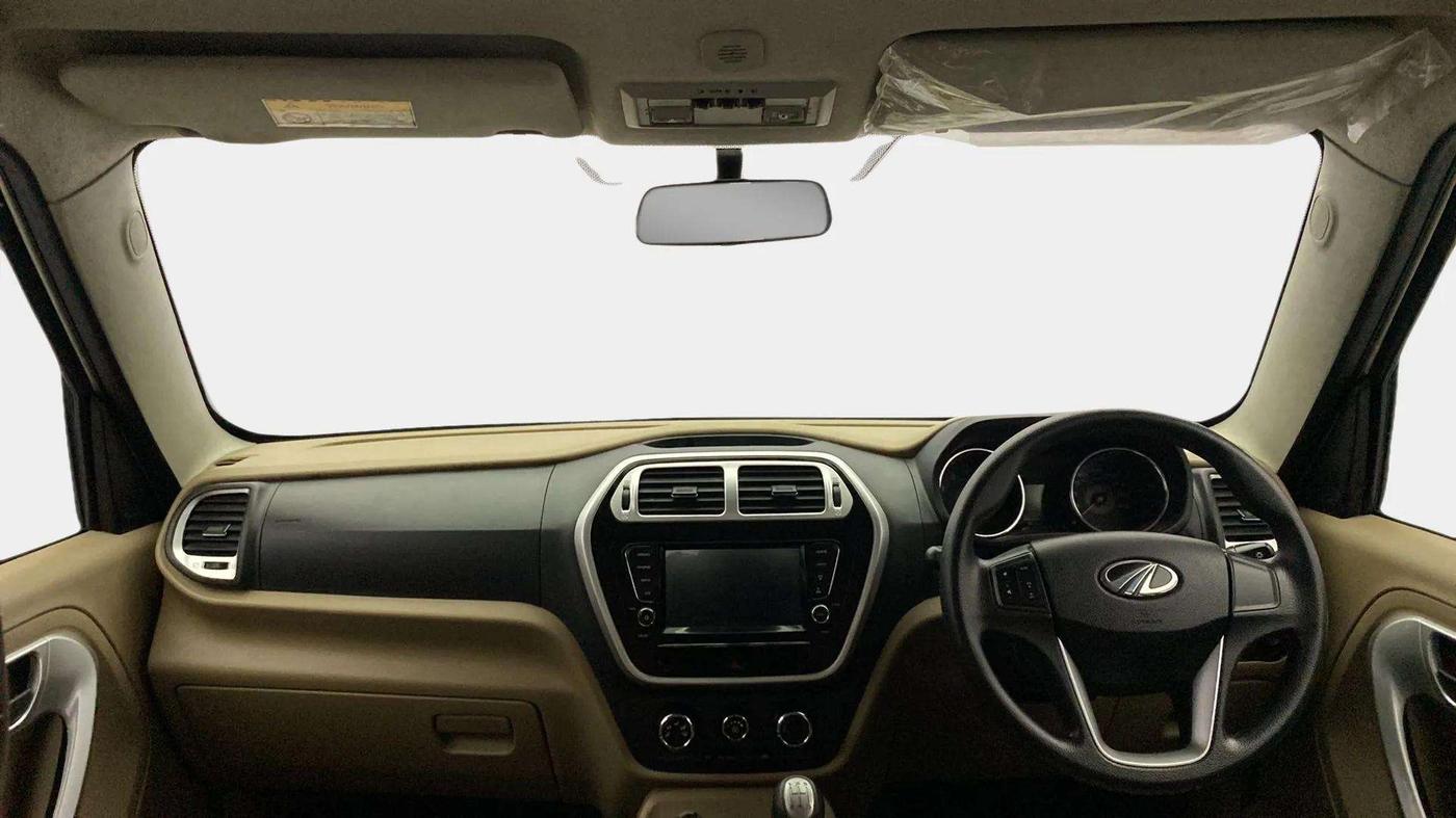 2018 Mahindra TUV300 T10, Diesel, Manual, 8,362 km, Dashboard