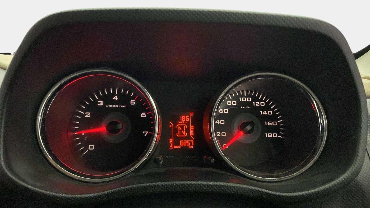 2018 Mahindra TUV300 T10, Diesel, Manual, 8,362 km, Odometer Image