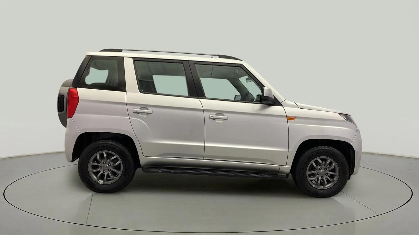 2018 Mahindra TUV300 T10, Diesel, Manual, 8,362 km, Right Side View