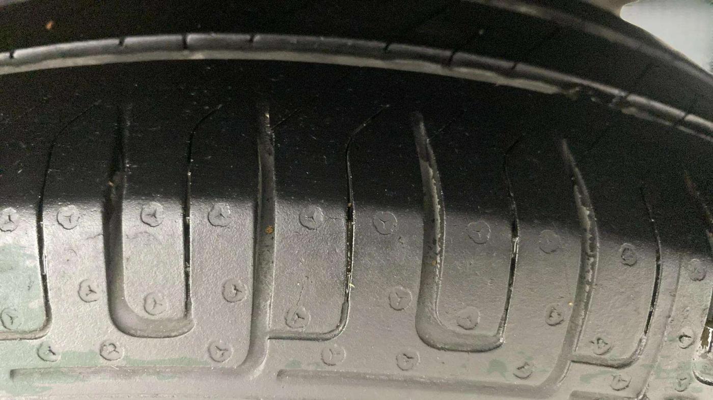 2013 Maruti Ritz VXI, Petrol, Manual, 48,239 km, Left Rear Tyre Tread