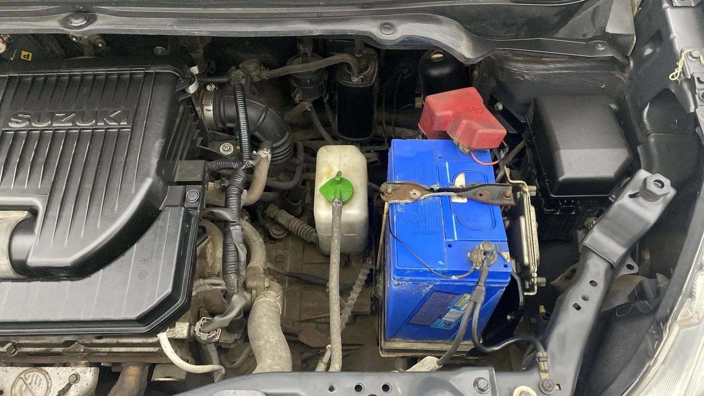 2013 Maruti Ritz VXI, Petrol, Manual, 48,239 km, Engine View - Left