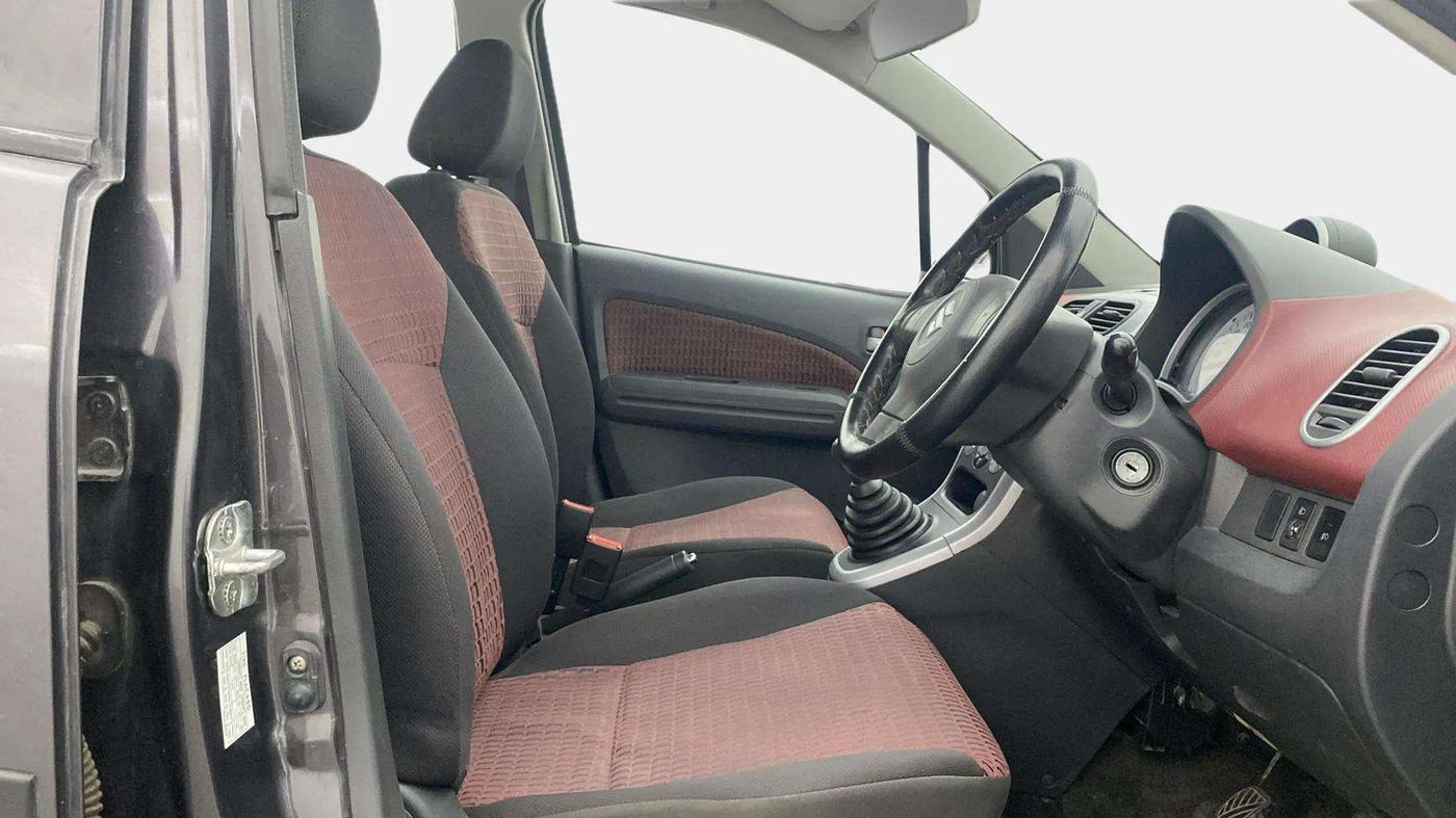 2013 Maruti Ritz VXI, Petrol, Manual, 48,239 km, Right Side Front Door Cabin