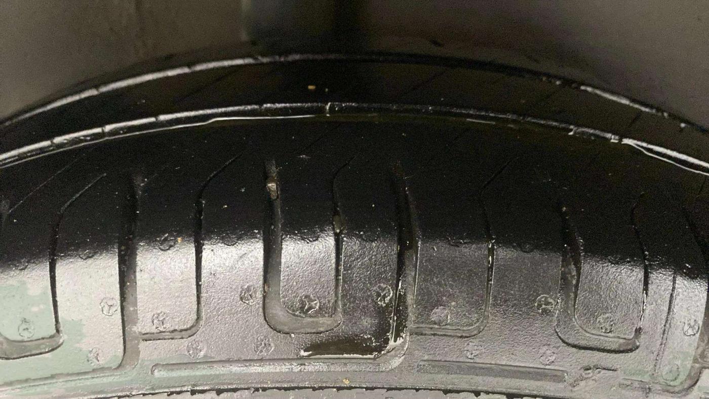 2013 Maruti Ritz VXI, Petrol, Manual, 48,239 km, Left Front Tyre Tread