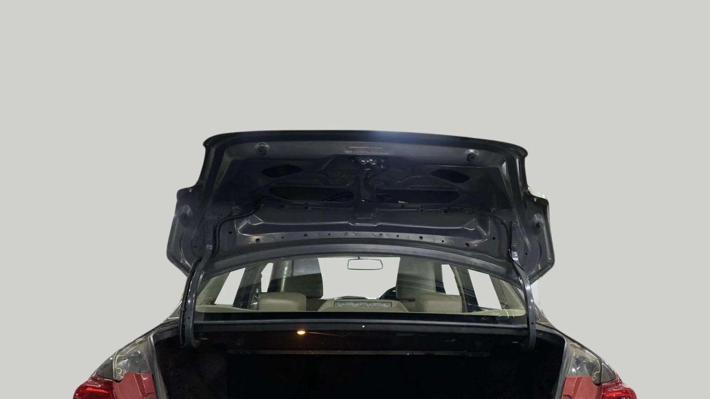 2018 Maruti Dzire ZXI, Petrol, Manual, 32,719 km, Boot Door Open