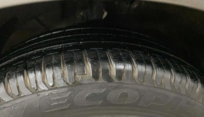 2018 Maruti Dzire ZXI, Petrol, Manual, 32,566 km, Left Front Tyre Tread