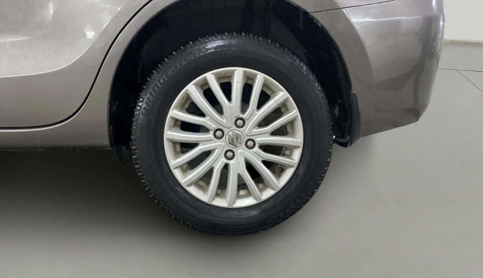 2018 Maruti Dzire ZXI, Petrol, Manual, 32,566 km, Left Rear Wheel