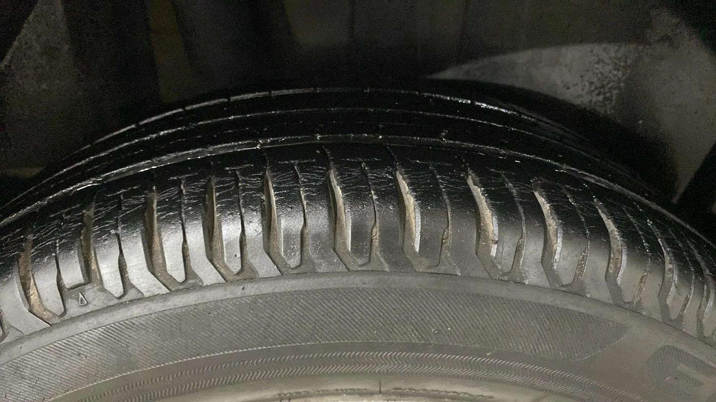 2018 Maruti Dzire ZXI, Petrol, Manual, 32,719 km, Right Rear Tyre Tread