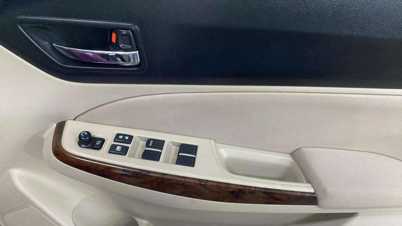 2018 Maruti Dzire ZXI, Petrol, Manual, 32,719 km, Driver Side Door Panels Control