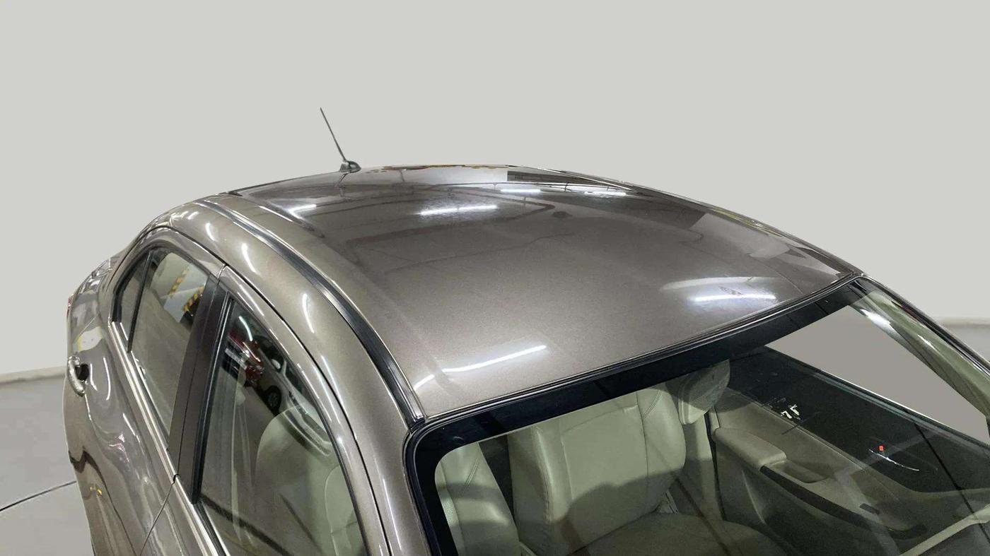 2018 Maruti Dzire ZXI, Petrol, Manual, 32,719 km, Roof