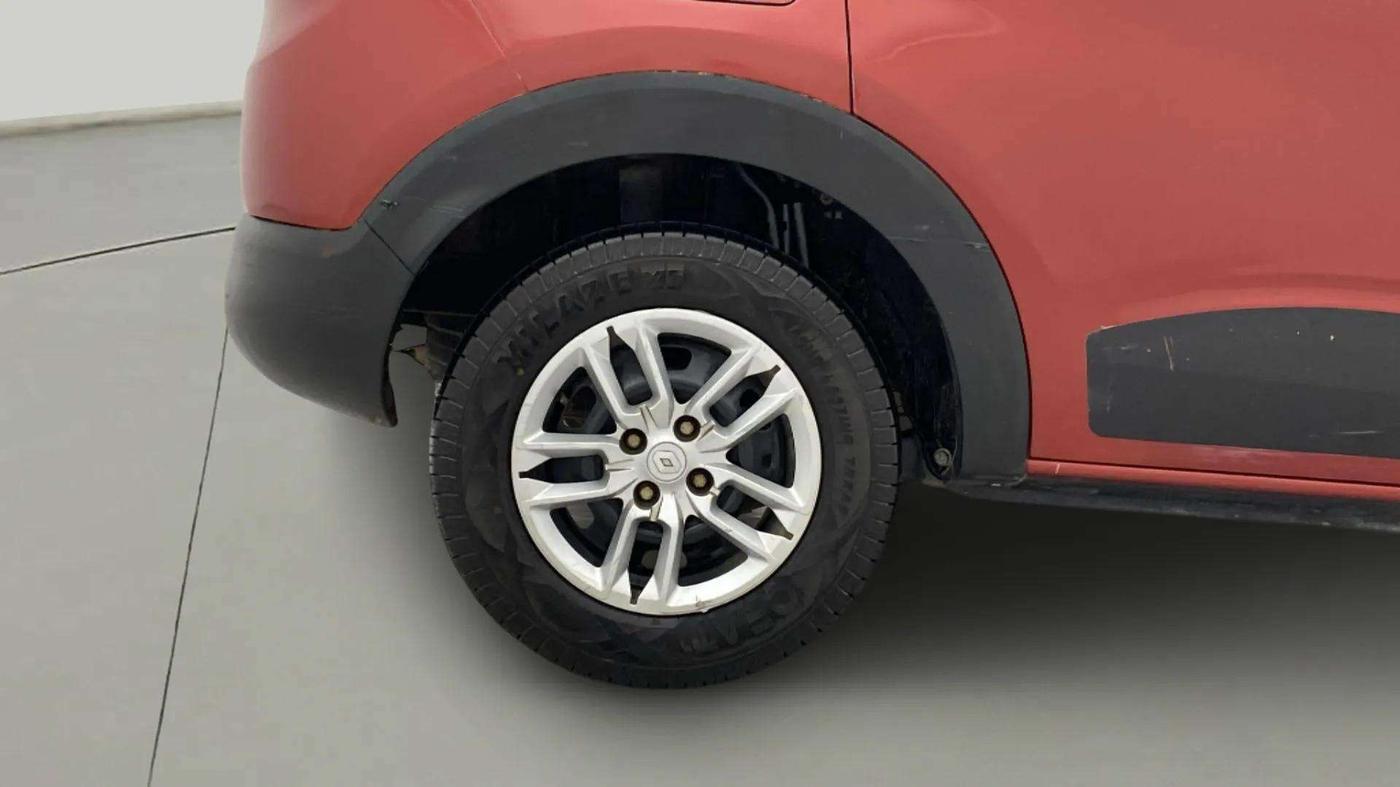 2020 Renault TRIBER RXL MT, Petrol, Manual, 66,951 km, Right Rear Wheel