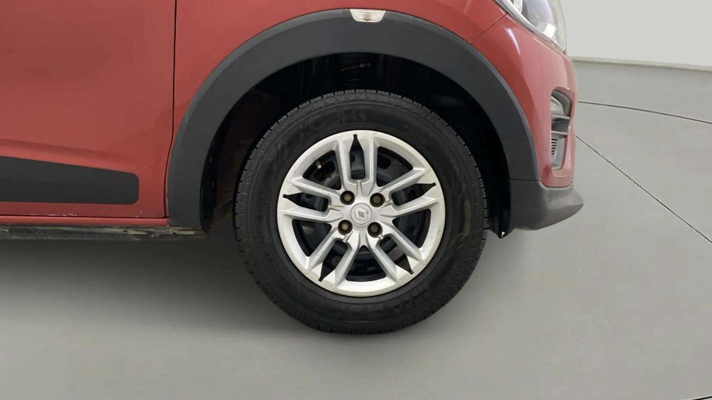 2020 Renault TRIBER RXL MT, Petrol, Manual, 66,951 km, Right Front Wheel