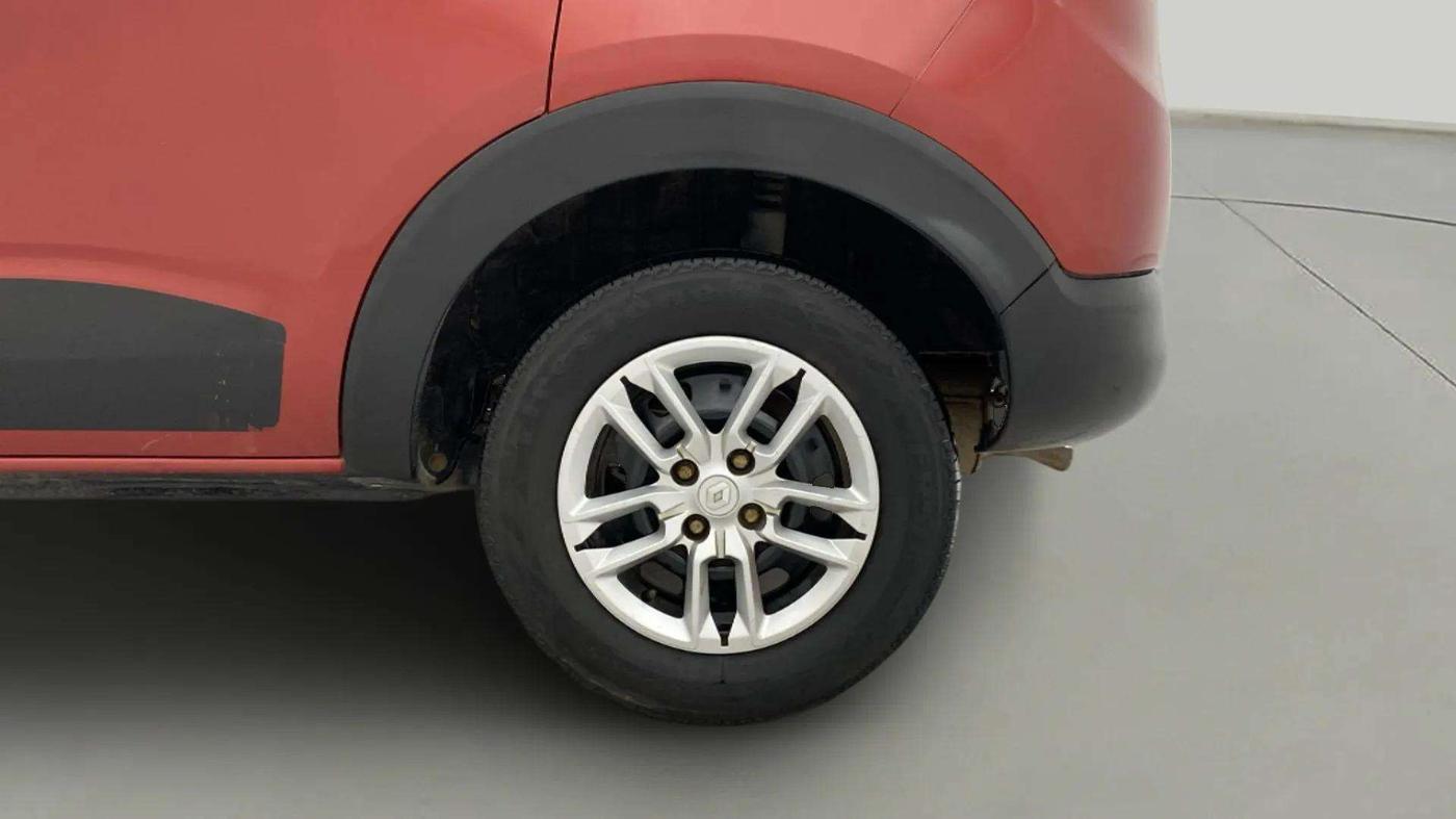 2020 Renault TRIBER RXL MT, Petrol, Manual, 66,951 km, Left Rear Wheel