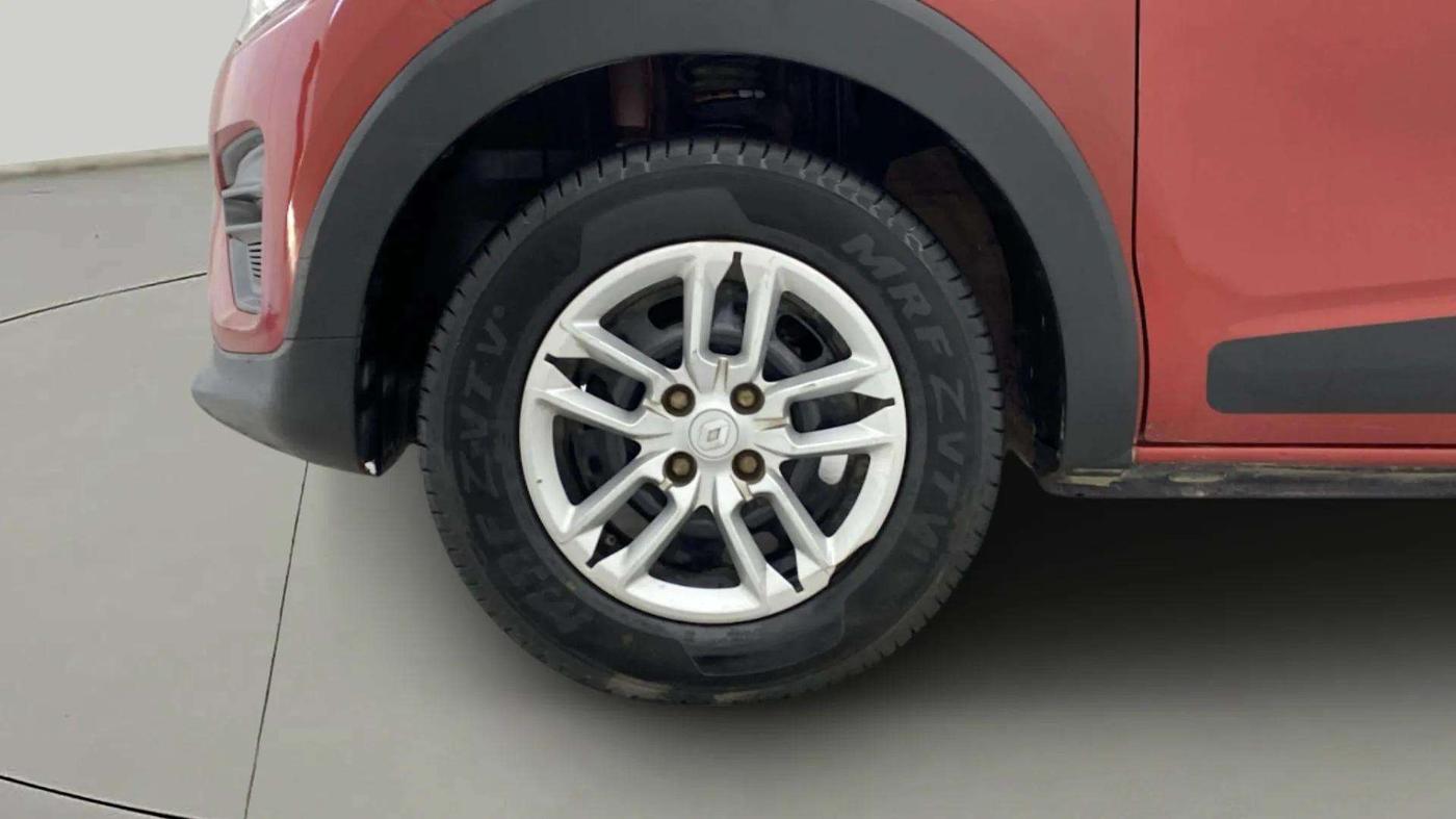 2020 Renault TRIBER RXL MT, Petrol, Manual, 66,951 km, Left Front Wheel