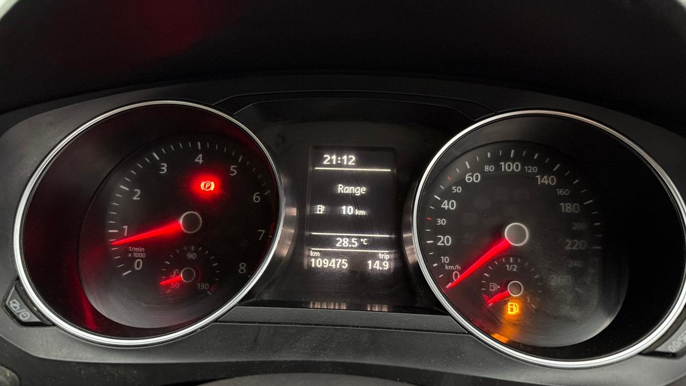 2016 Volkswagen Jetta COMFORTLINE TSI, Petrol, Manual, 1,09,475 km, Odometer Image